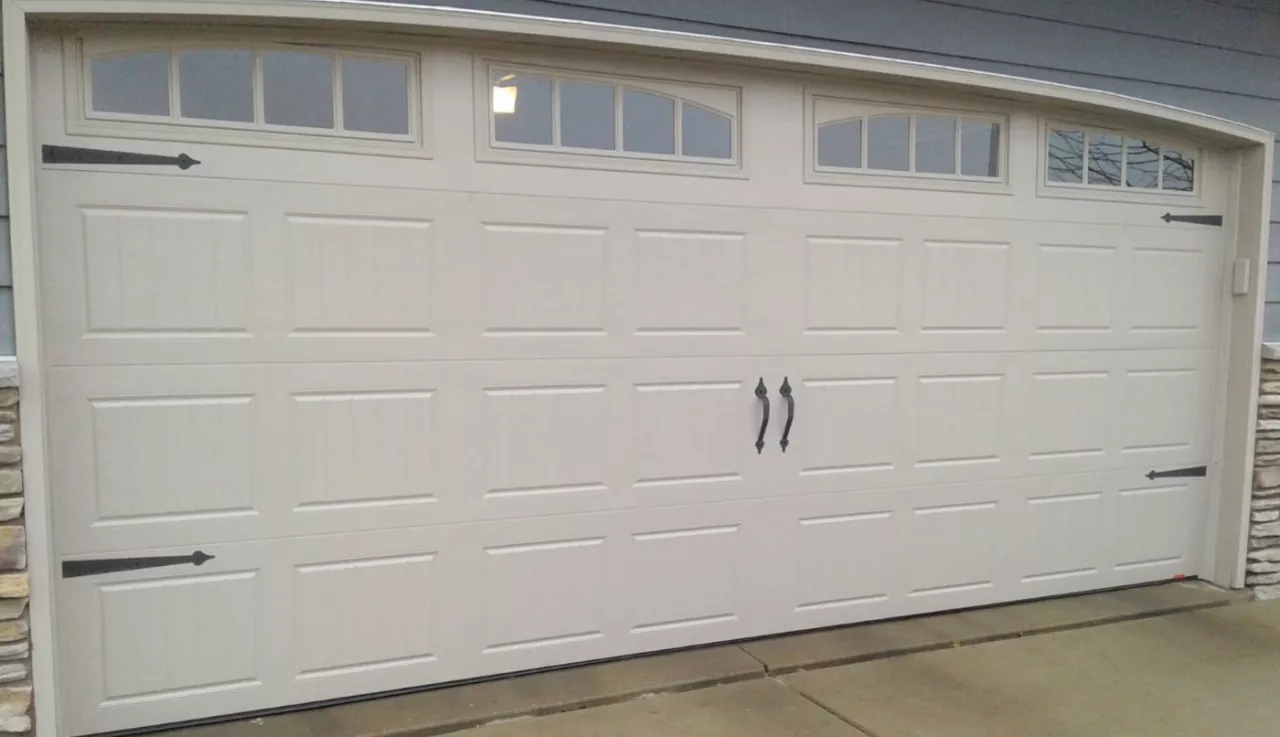 North Hatley SP garage door